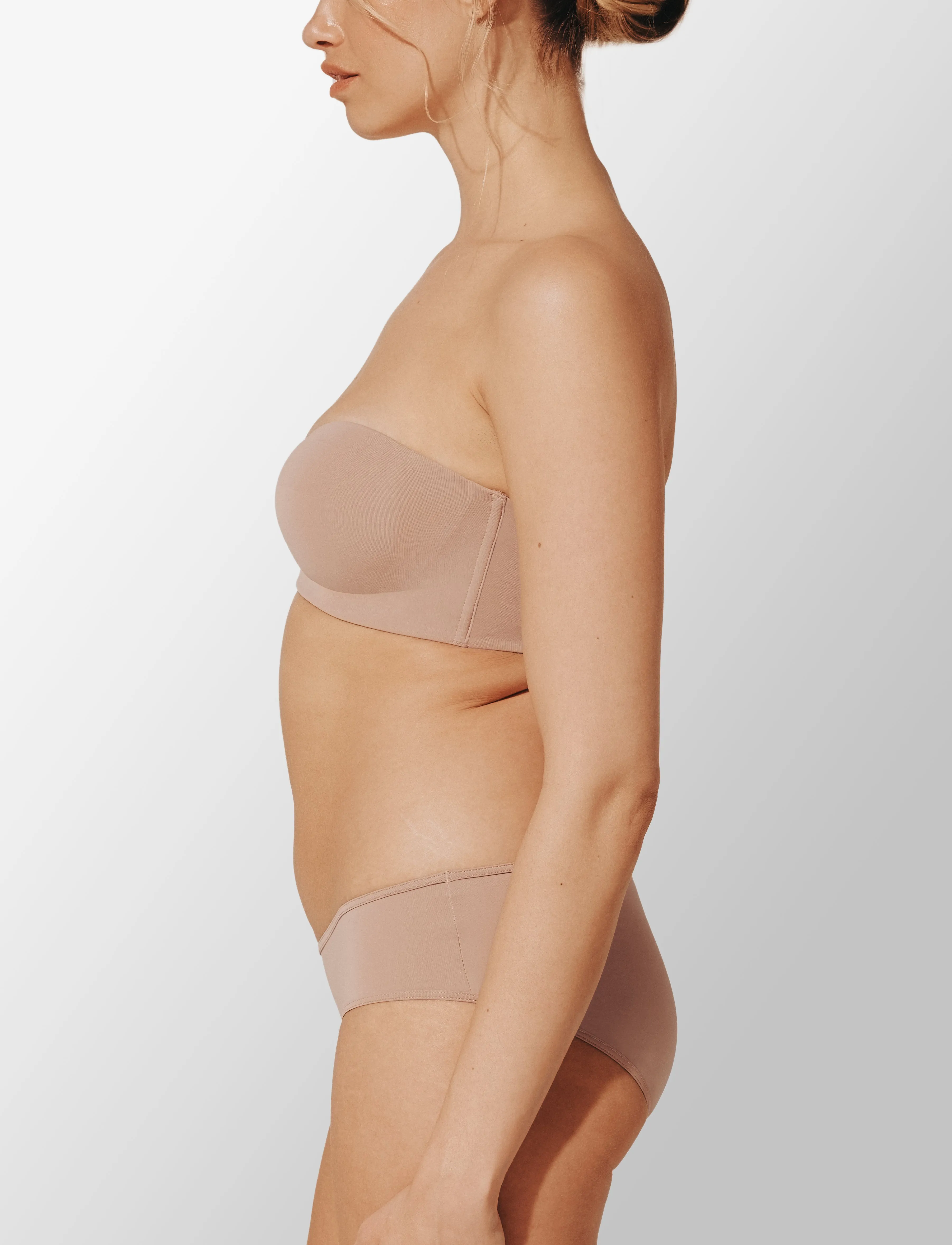 24/7 Classic Strapless Push-Up