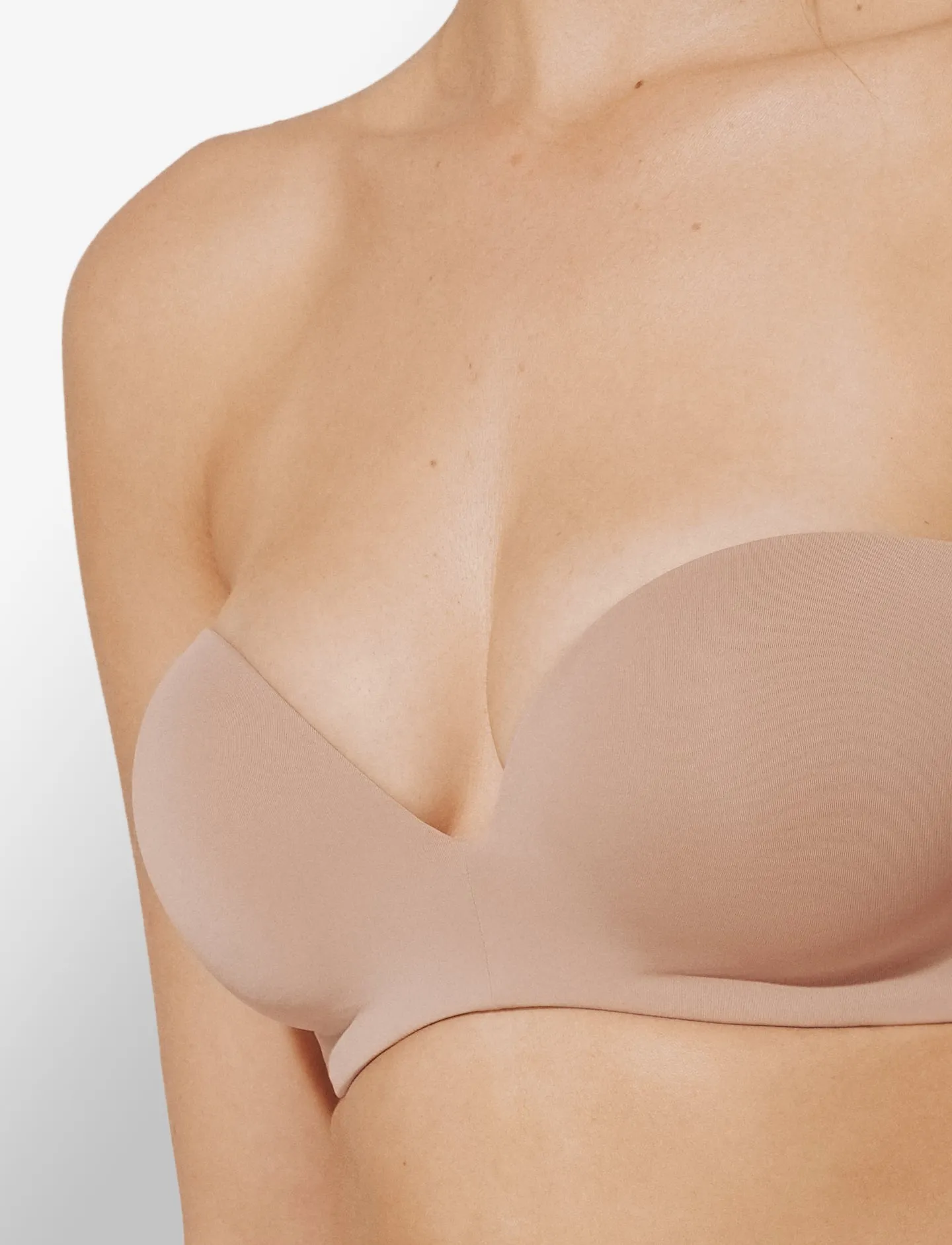24/7 Classic Strapless Push-Up