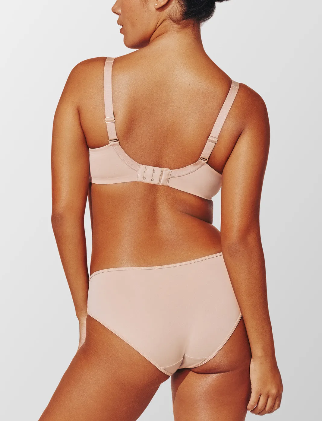 24/7 Classic Unlined Minimizer Bra