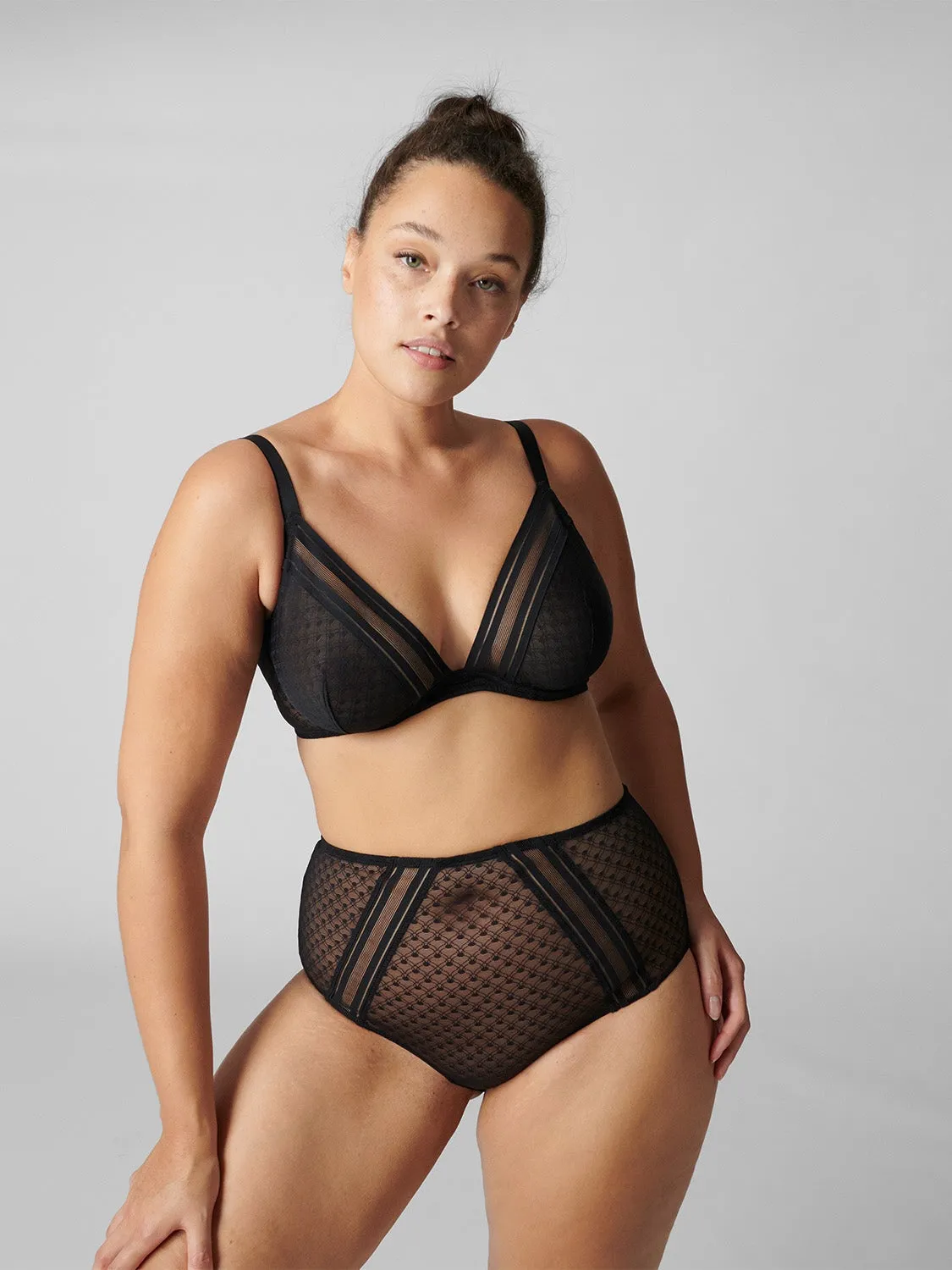 Iris Underwire Plunge - Black