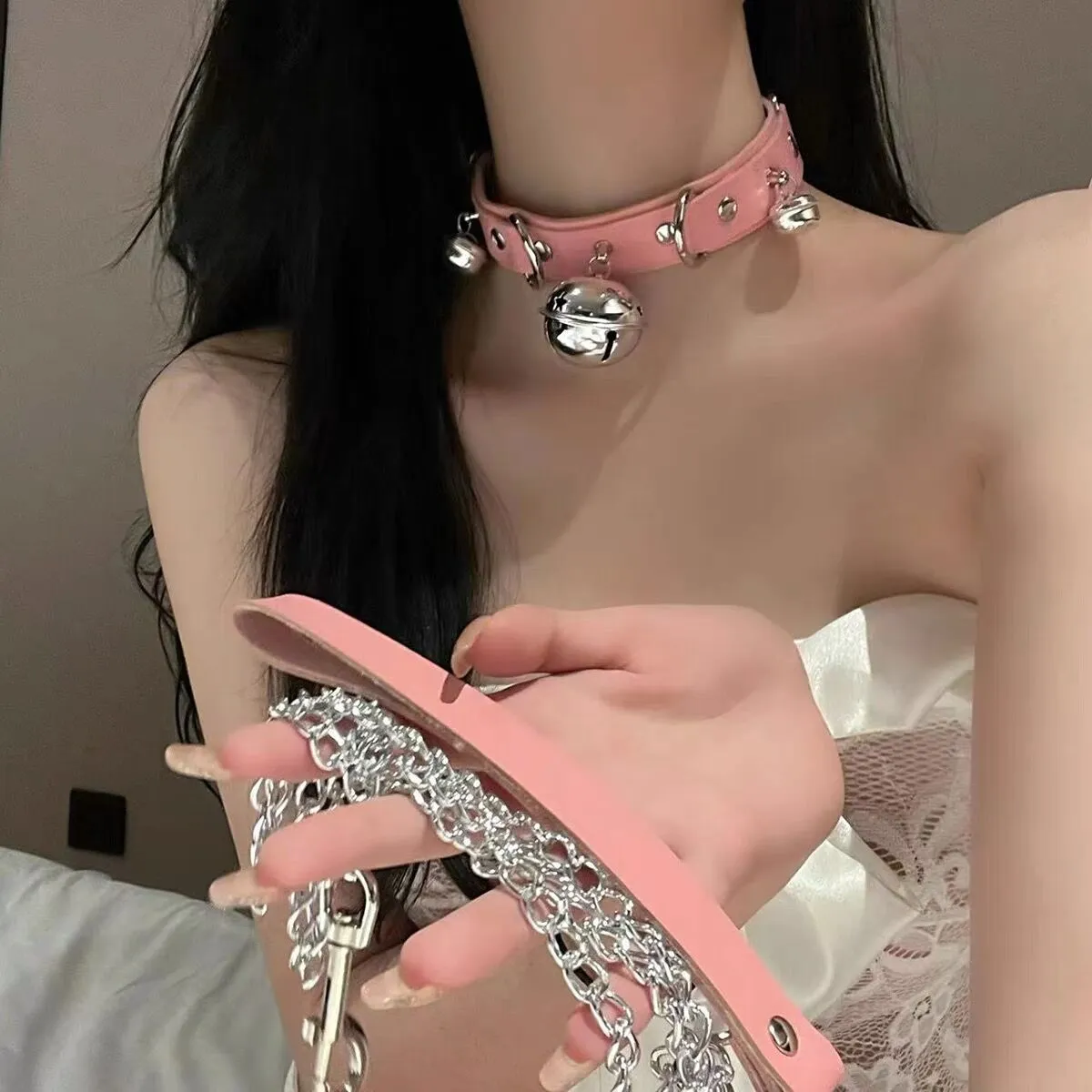 P-10  Classic big bell leather collar
