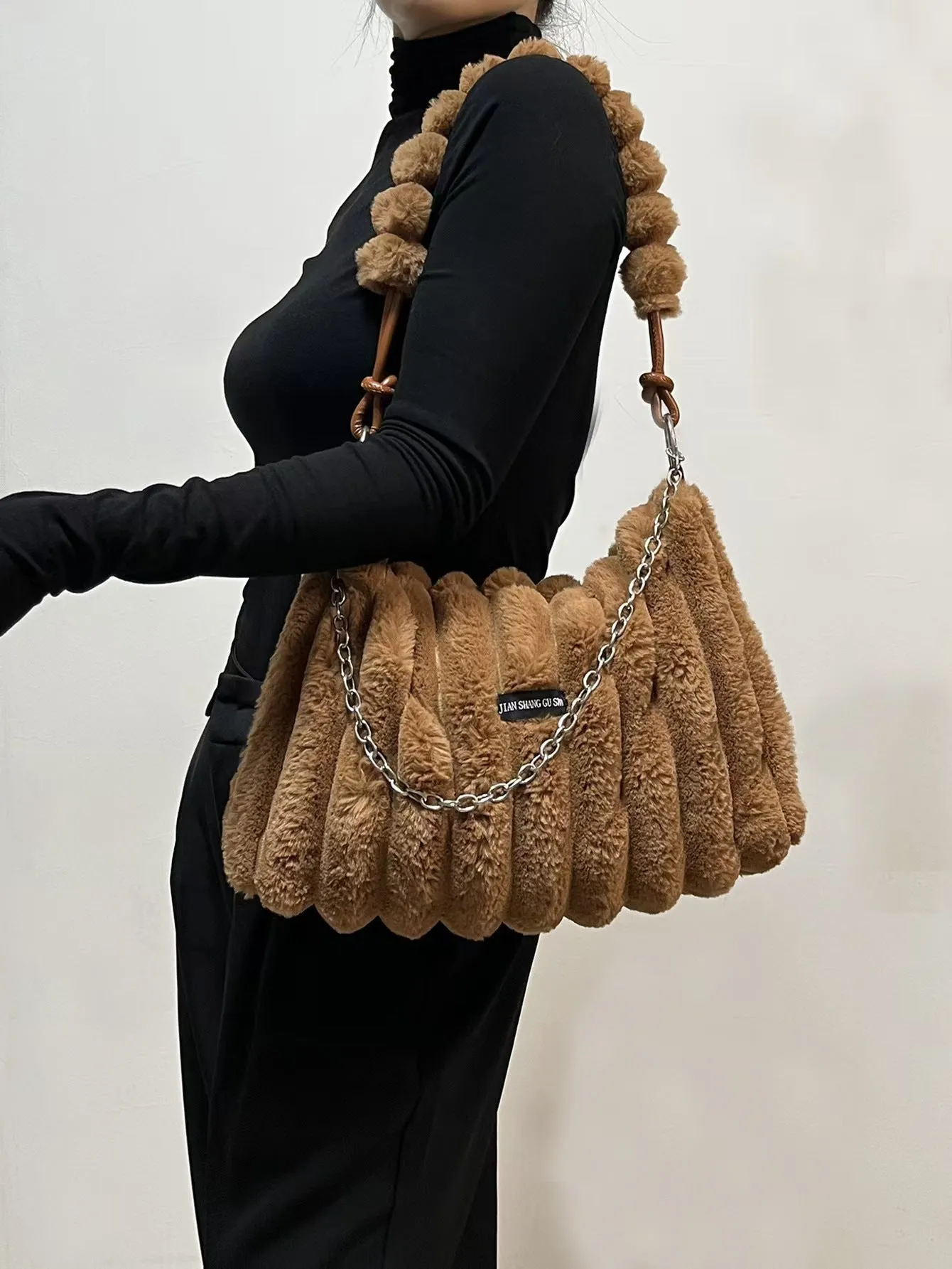 Plush Retro One-shoulder Crossbody Bag