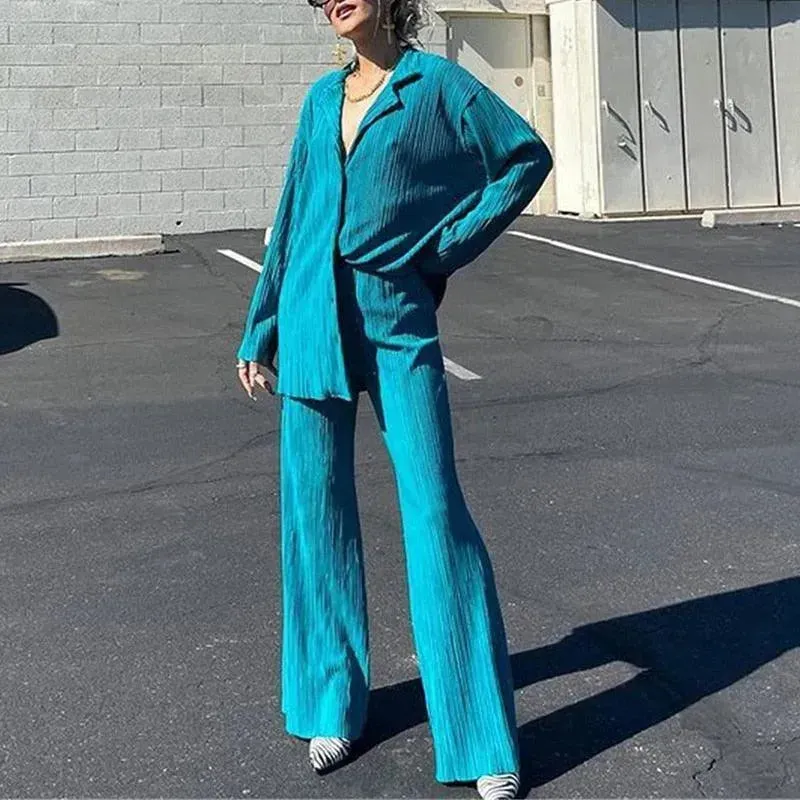 Women Vibrant Pleated Two-Piece Pants Set